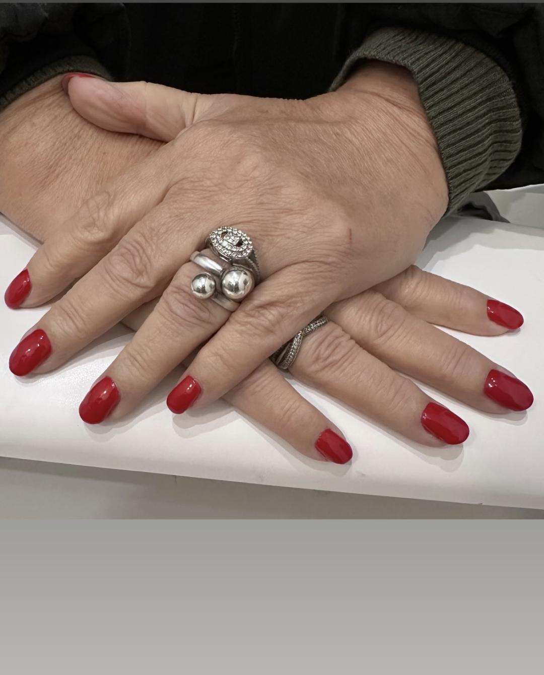Izlivanje noktiju gelom - M dužina - Petra beauty concept, Beograd Izlivanje noktiju Nokti Izlivanje noktiju, Beograd, Vračar, Čubura, Crveni krst