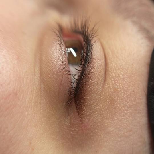 Kult #beograd Trajna šminka Eyeliner senčeni Senčeni eyeliner je tehnika trajne šminke koja komb
