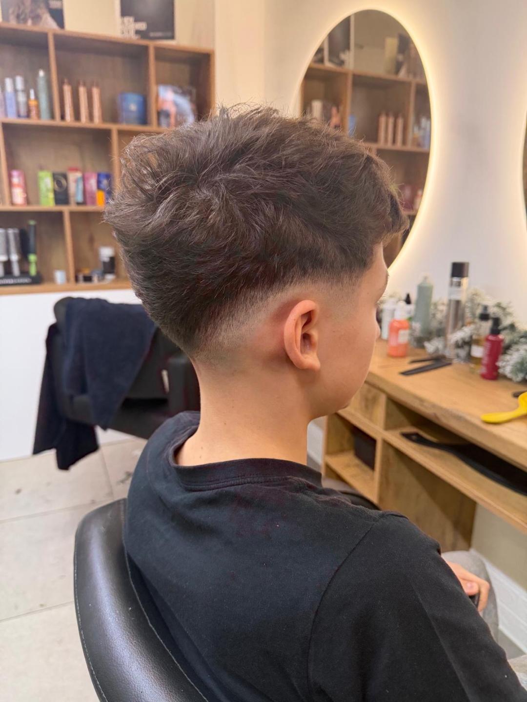 Studio Eleven Ladies&Gentlemen #beograd Muško šišanje Muško šišanje duže kose + pranje kose