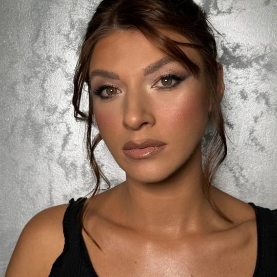 M Studio 0303 - Vojvode Bojovića #novisad Make-up / šminkanje Profesionalno šminkanje + svečana 
