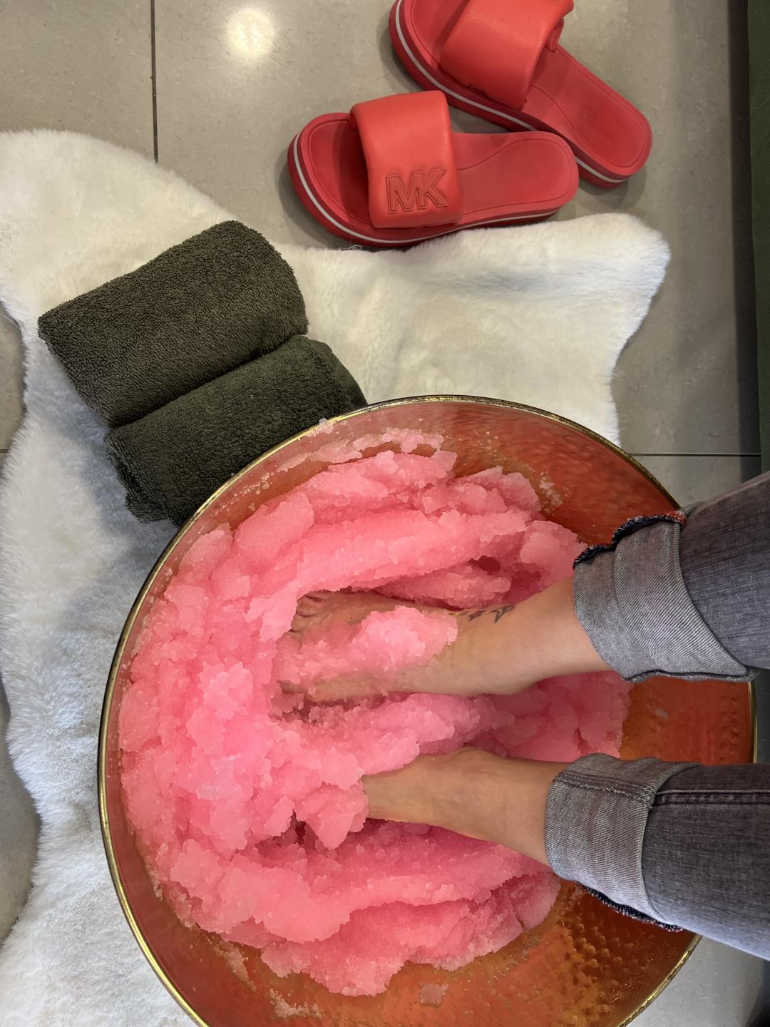 Spa pedikir - collagen lux - Pupuxfufu, Beograd Estetski pedikir Nokti Estetski pedikir, Beograd, Banovo brdo
