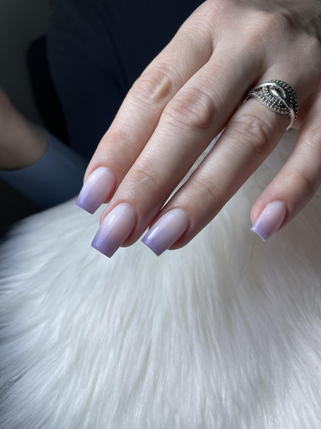 Korekcija izlivanja noktiju gelom - M dužina - Elle beauty center, Novi Sad Izlivanje noktiju Nokti Izlivanje noktiju, Novi Sad, Grbavica, Liman, Adamićevo