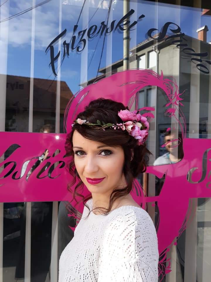 Кostić Style #kragujevac Svečane i frizure za svadbu Svečana frizura - za mladu