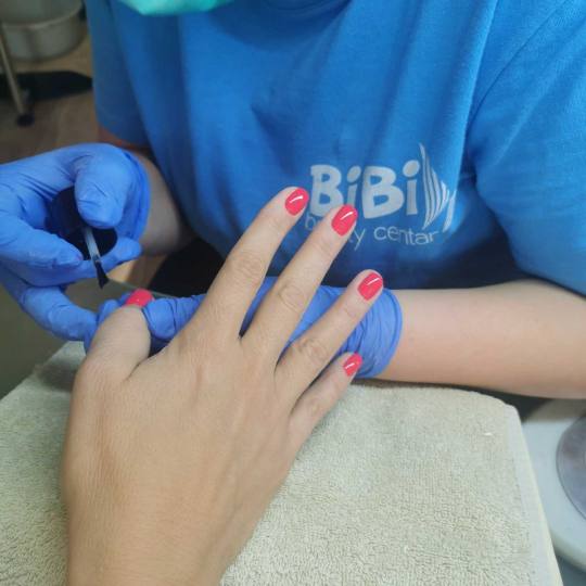 Bibi beauty centar #beograd Ojačavanje noktiju Ojačavanje prirodnih noktiju gelom
