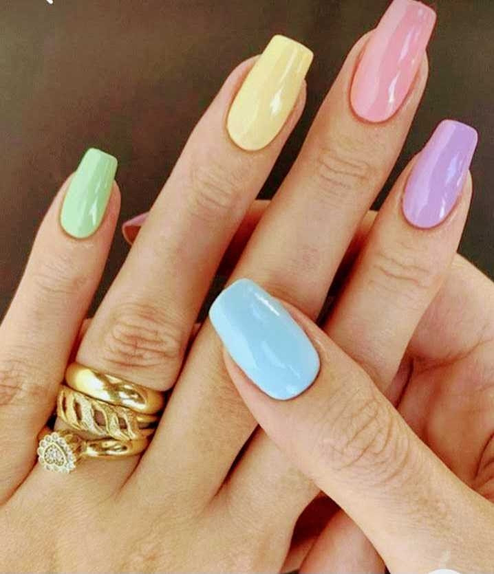 Monstera beauty salon #beograd Izlivanje noktiju Izlivanje noktiju gelom - L dužina noktiju