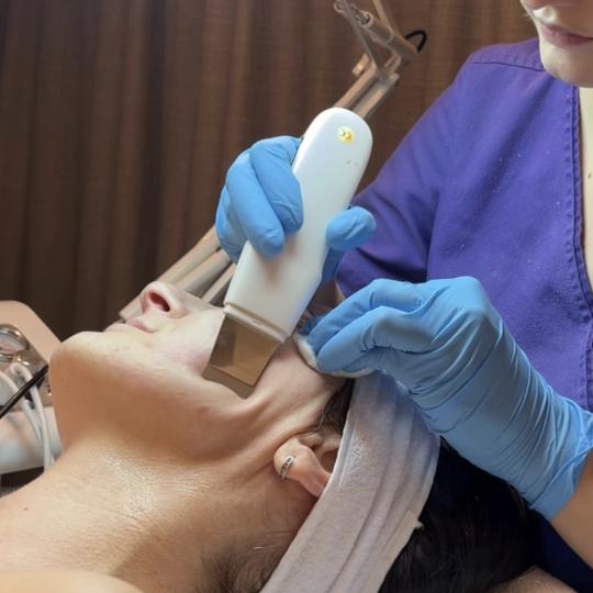 In line 1 #pancevo Piling lica Ultrazvučni piling lica Up šminkovanje, blagi piling,masaža lica, 