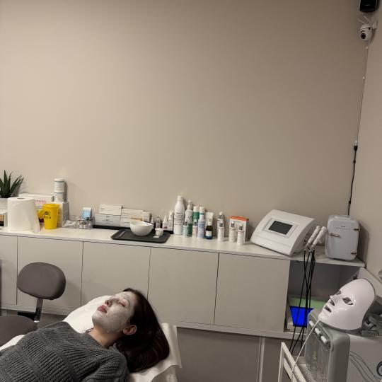 L’Avenue #beograd Tretman lica Higijenski tretman lica sa ultrazvučnim čišćenjem