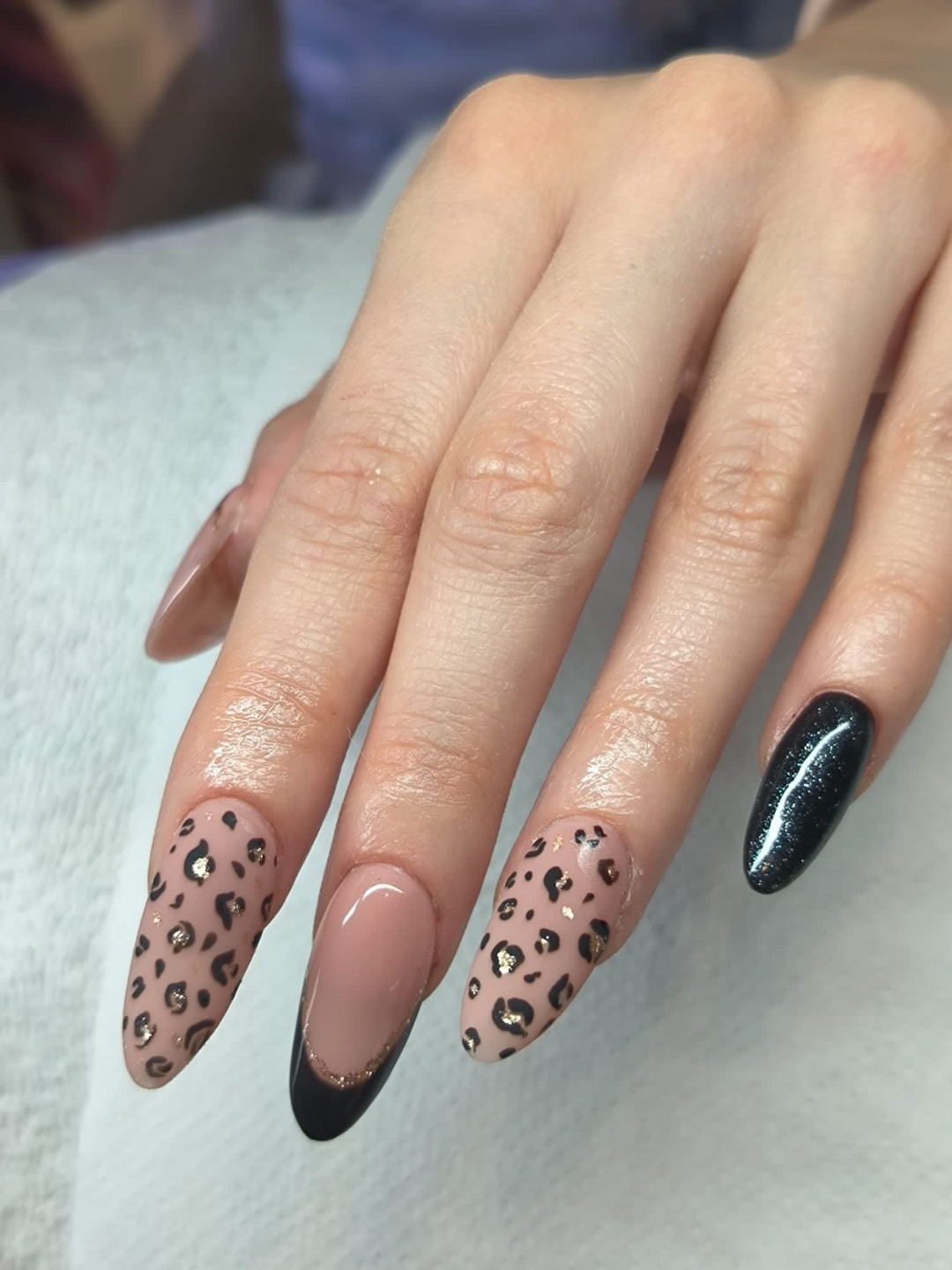 Bibi beauty centar #beograd Ukrašavanje noktiju Izlivanje noktiju + nail art