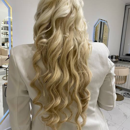 aBeauty Salon Lepote #beograd Feniranje i stilizovanje Feniranje na ravno - ekstra duga kosa 👌