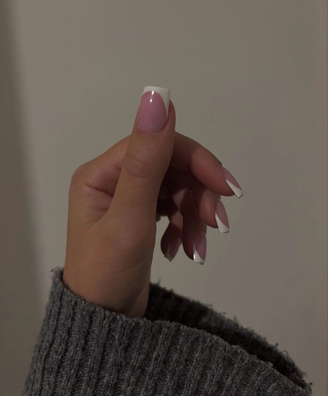 Beauty Corner TP #beograd Izlivanje noktiju Izlivanje noktiju gelom - S dužina