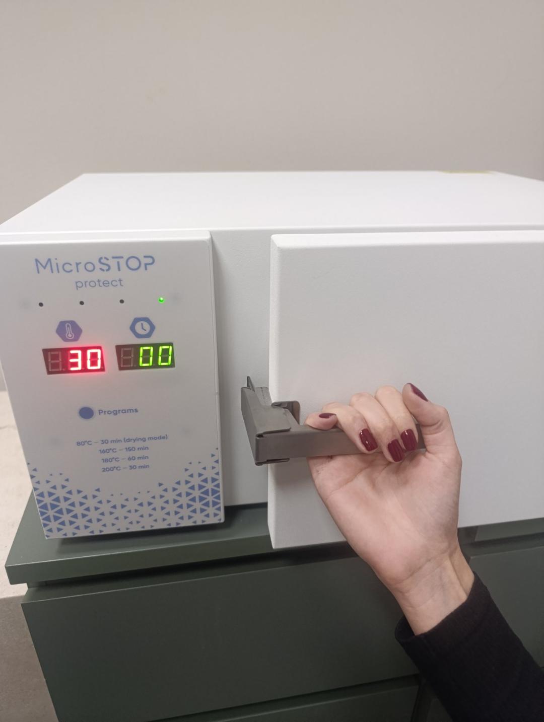 Claire #beograd Manikir Manikir sa trajnim lakom