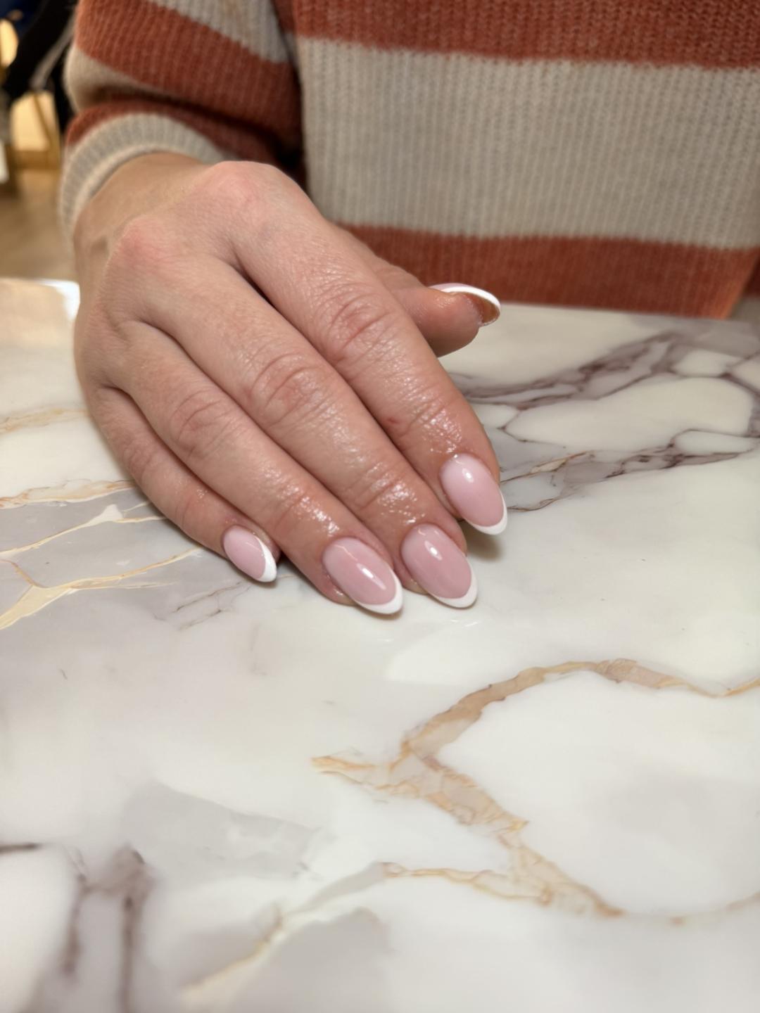 Zeta #beograd Manikir Korekcija gela - M