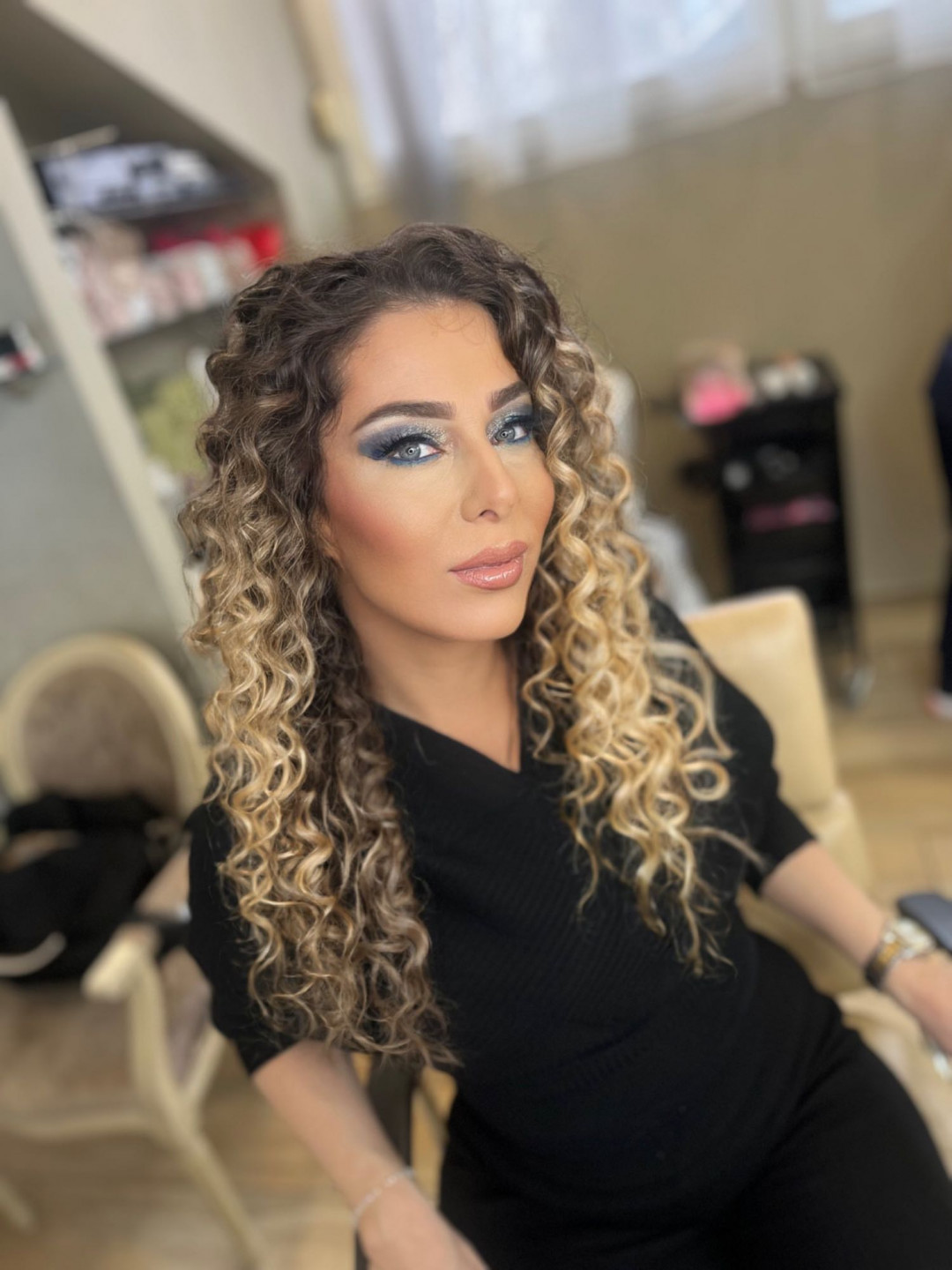 Bibi beauty centar #beograd Uvijanje, lokne i talasi Afro lokne - duga kosa