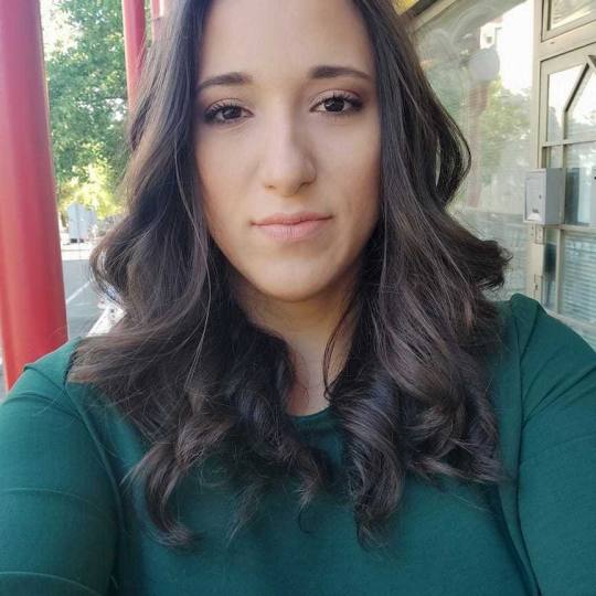 Lutka #beograd Make-up / šminkanje Profesionalno šminkanje Feniranje na lokne