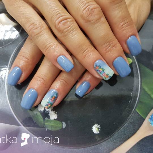 Slatka moja #beograd Ojačavanje noktiju Ojačavanje prirodnih noktiju gelom Na domalim noktima je u