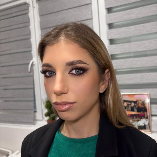 Aura Beauty #beograd Make-up / šminkanje Profesionalno šminkanje - za svečane prilike Profesional