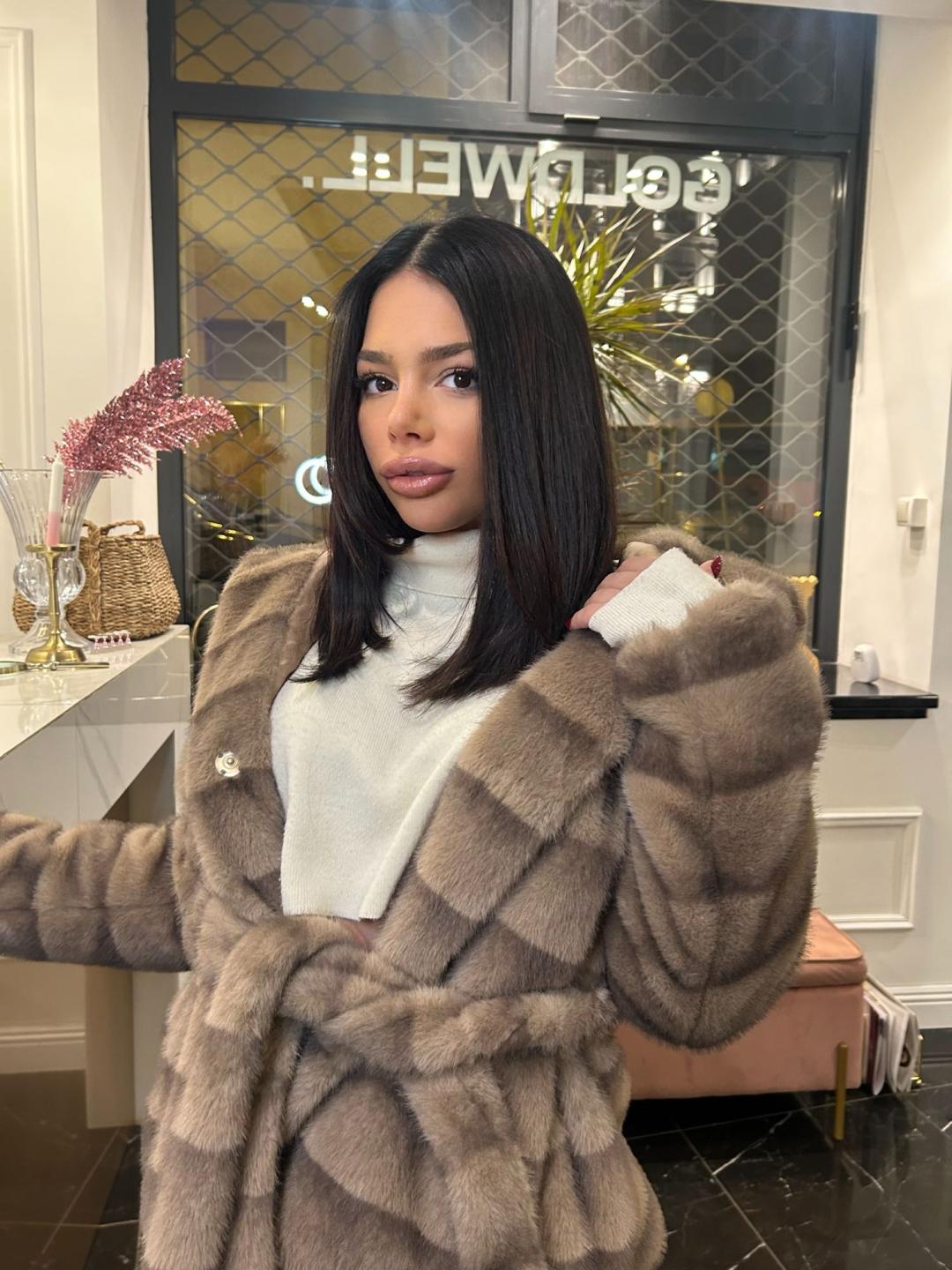 Esthetique Privé #beograd Šišanje Žensko šisanje +tretman za hidrataciju kose+ feniranje - sve dužine