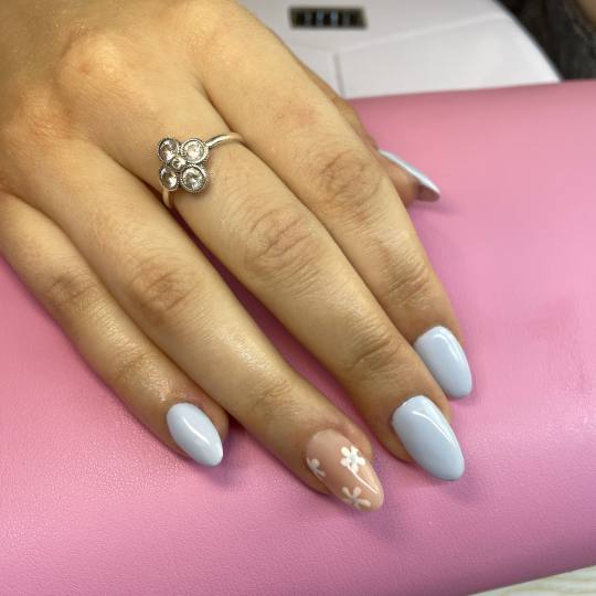 Beauty room Zvezdara #beograd Izlivanje noktiju Izlivanje noktiju gelom - M dužina