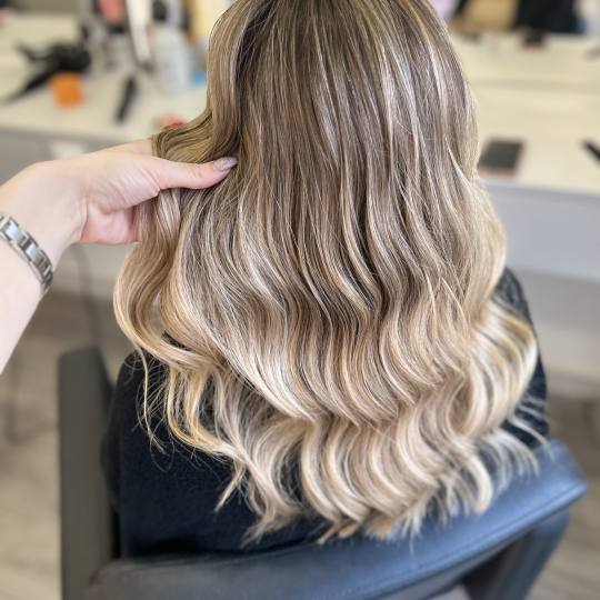 HeliS #beograd Pramenovi Pramenovi na foliju / Balayage + preliv + feniranje - duga kosa