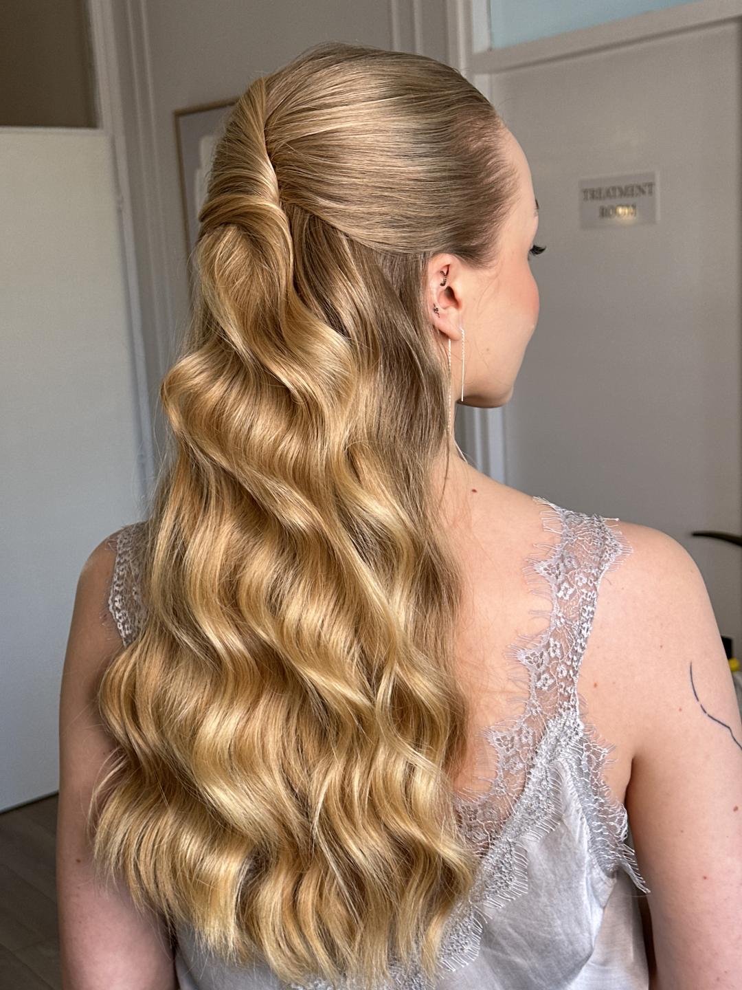 Baza Beauty Studio #beograd Svečane i frizure za svadbu Svečana frizura - složena