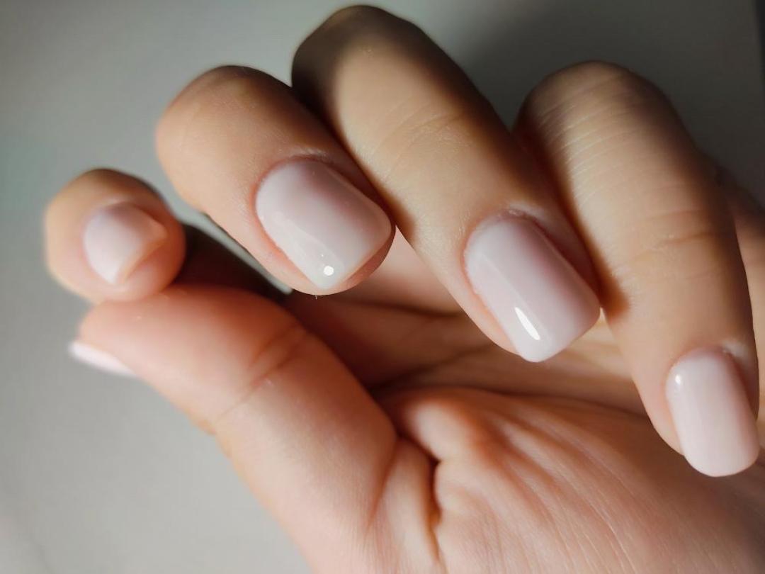 Korekcija izlivanja noktiju gelom - S dužina - TT beauty atelier, Beograd Izlivanje noktiju Nokti Izlivanje noktiju, Beograd, Slavija, Autokomanda, Neimar