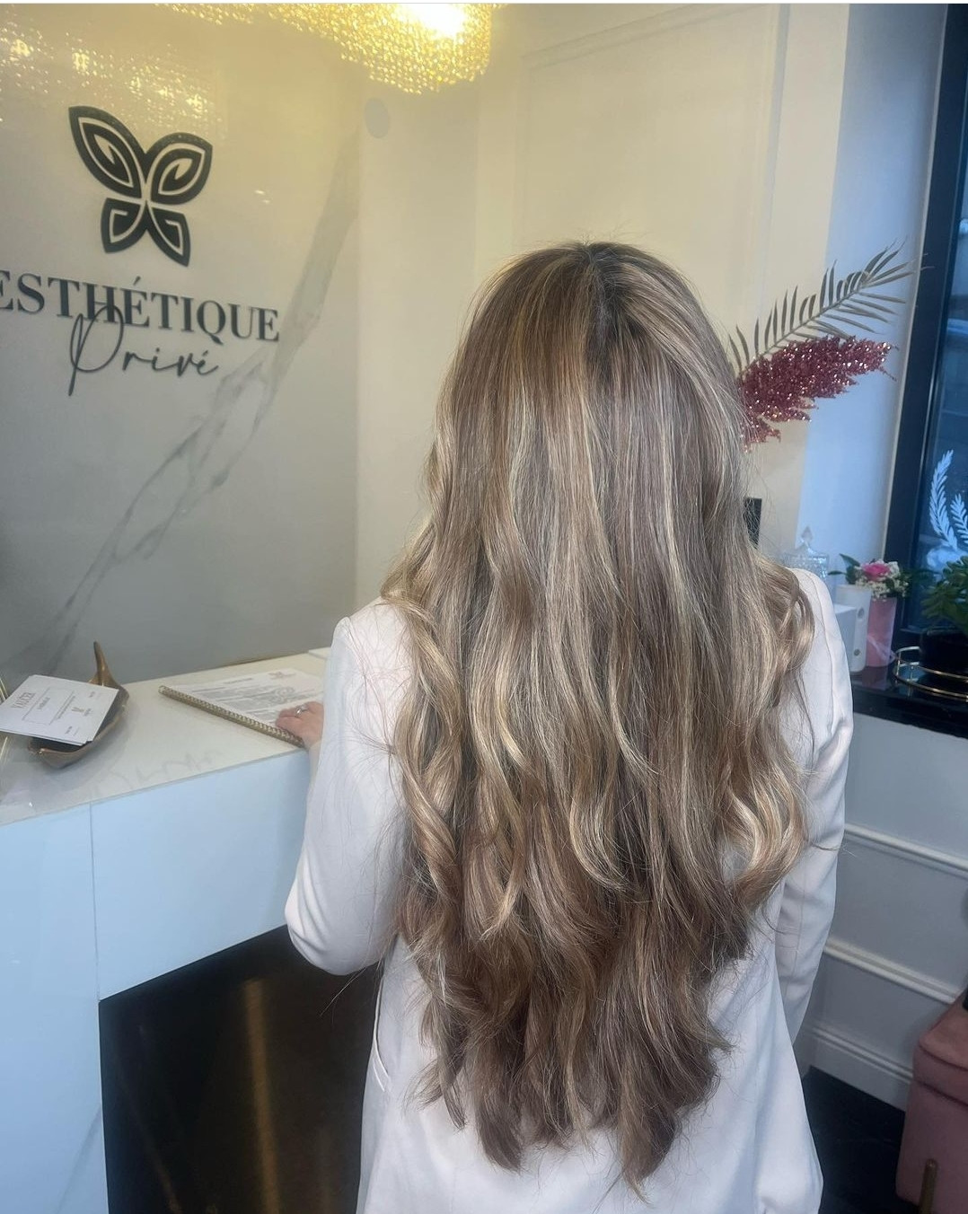 Esthetique Privé #beograd Ombre, sombre, balayage Balayage + Preliv +Feniranje + Šišanje +Black Caviar tretman