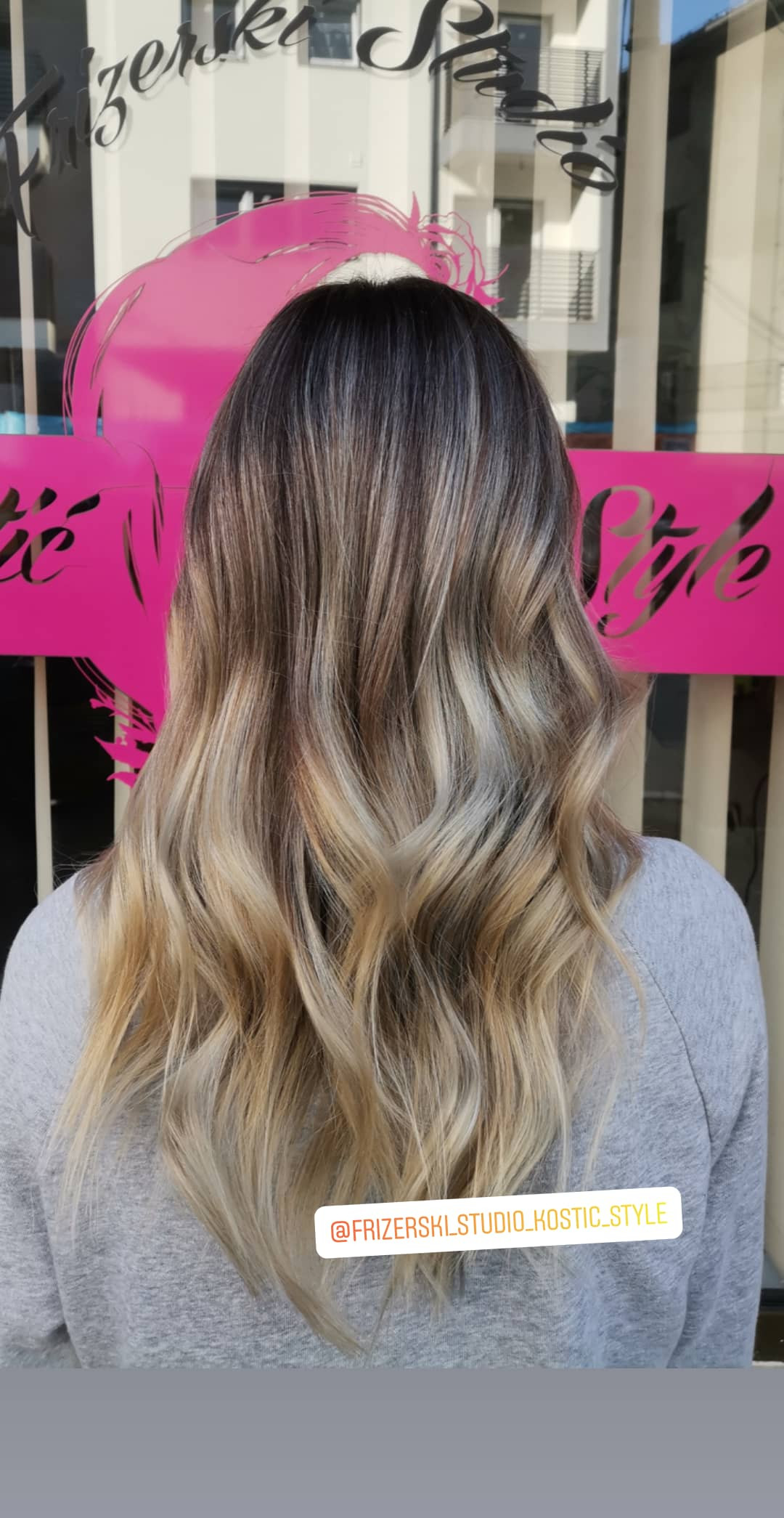 Кostić Style #kragujevac Ombre, sombre, balayage Balayage + feniranje -farbom kosa srednje dužine