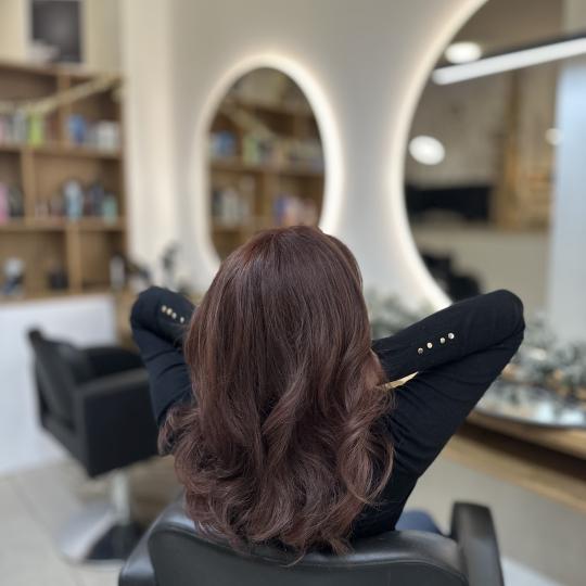 Studio Eleven Ladies&Gentlemen #beograd Farbanje kose Farbanje cele dužine - kosa srednje dužine