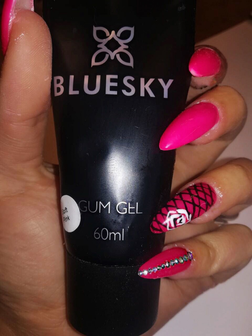 Estetic star by Maya #beograd Izlivanje noktiju