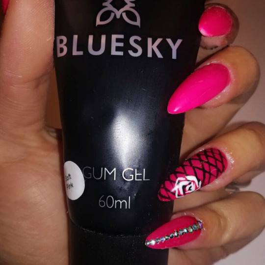 Estetic star by Maya #beograd Izlivanje noktiju izlivanje Izlivanje noktiju gelom boja / french