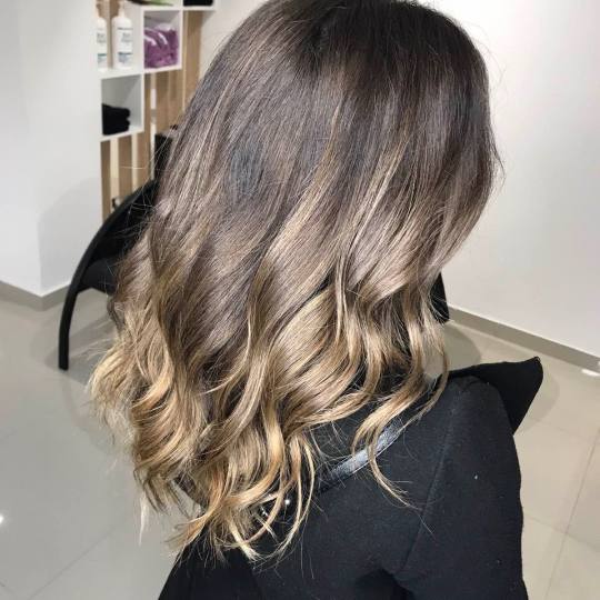 Perla Studio #nis Pramenovi balayage Pramenovi na foliju u 1 boji + preliv - kosa srednje dužine