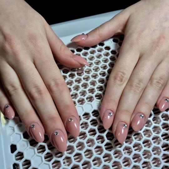 Krispy tattoo & nails usluga