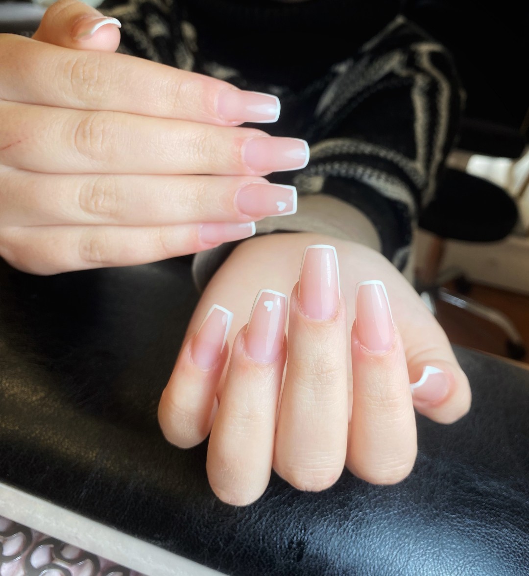 Beauty by Nevena Panić #beograd Izlivanje noktiju Izlivanje noktiju gelom - L dužina
