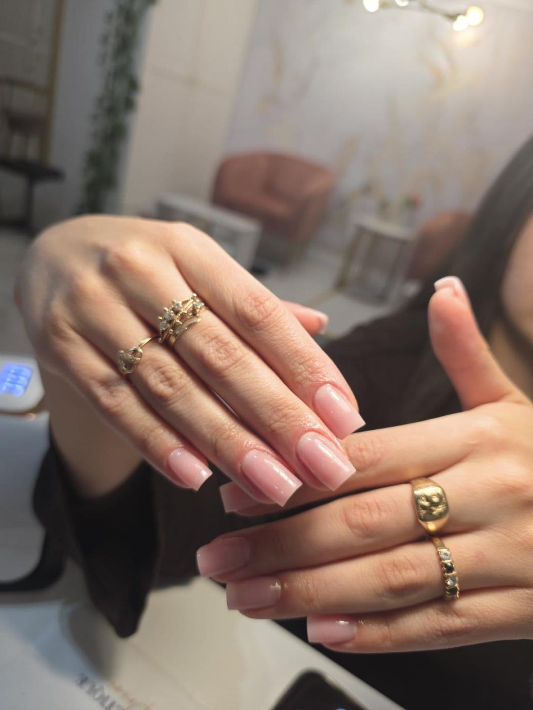 Manikir + trajni lak - Esthetique Privé, Beograd Manikir Nokti Manikir, Beograd, Centar, Stari grad, Dorćol