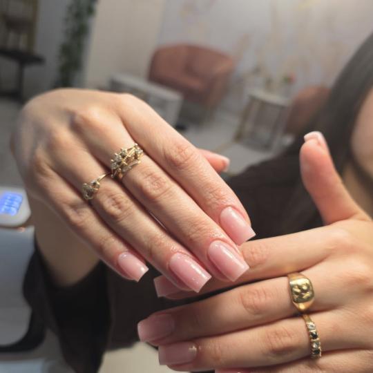 Esthetique Privé #beograd Manikir Manikir + trajni lak