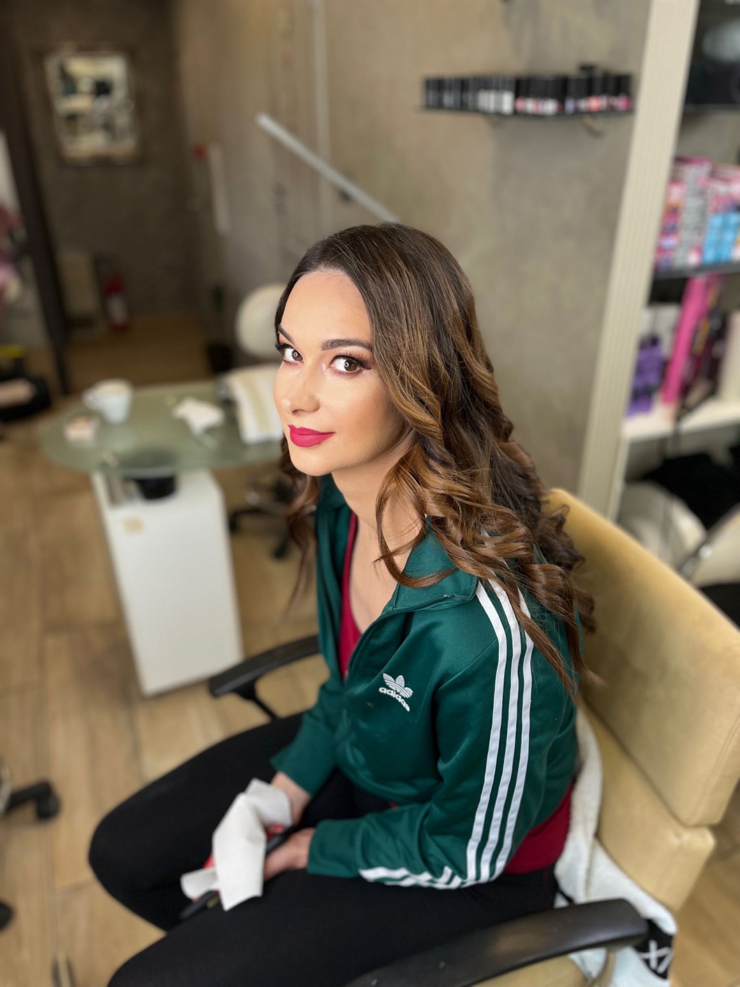 Bibi beauty centar #beograd Make-up / šminkanje Profesionalno šminkanje + feniranje ravno