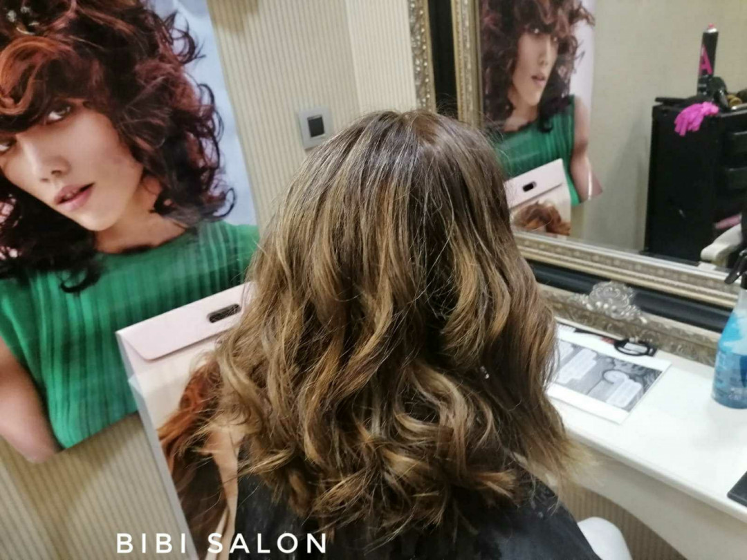 Bibi beauty centar #beograd Pramenovi Pramenovi na foliju u 1 / 2 boje / blanšem + preliv - kosa srednje dužine