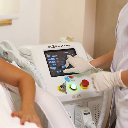 Studio D&M #novisad IPL ( Intense Pulse Light ) aparat je skroz nov sa svim pratećim papirima i ser