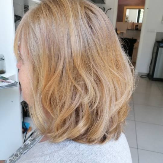 Salon Klinik #beograd Žensko šišanje Žensko šišanje - kosa srednje dužine