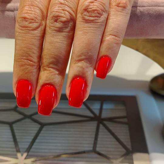 aBeauty Salon Lepote #beograd Manikir Želite li osvežiti svoj izgled i dodati malo glamura Vašem 