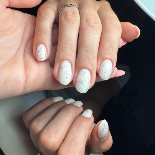 MB Studio #beograd Gel lak Gel lak rubber baza - M dužina Gel lak