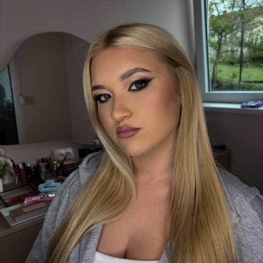 Aura Beauty #beograd Make-up / šminkanje Profesionalno šminkanje - za svečane prilike Profesional