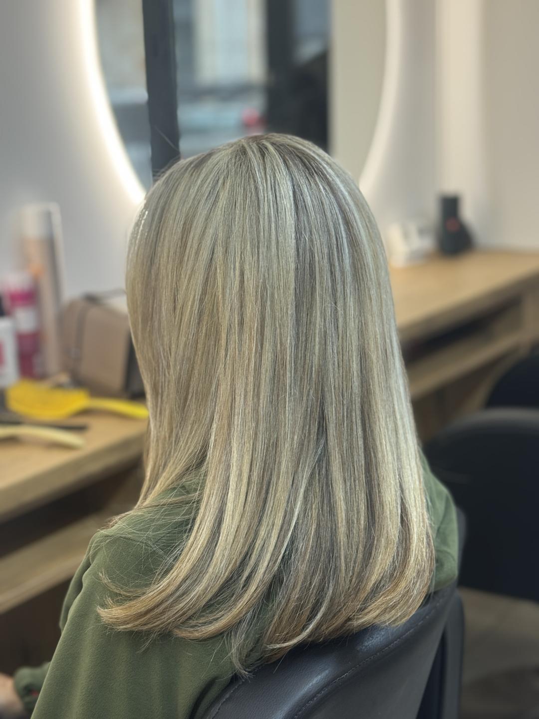 Pramenovi na foliju - kosa srednje dužine - Studio Eleven Ladies&Gentlemen, Beograd Pramenovi Frizerski saloni Pramenovi, Beograd, Zvezdara