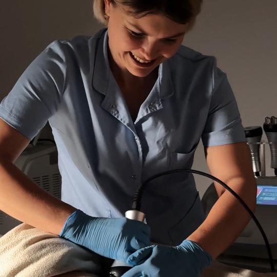 Beauty Lab Ženska Tajna #novisad Kavitacija Ultrazvučna kavitacija tela - stomak 😌Šta je kavit