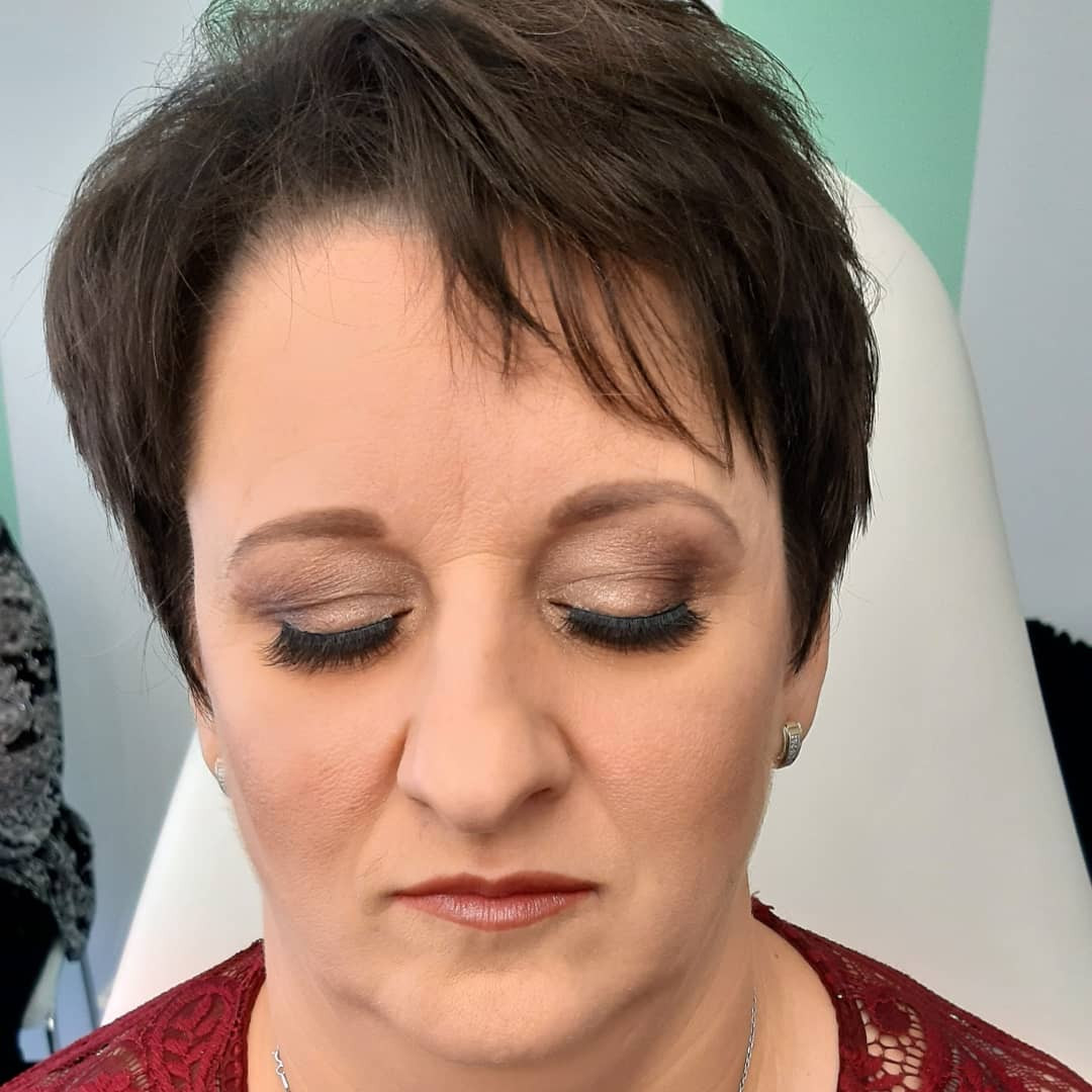 Albina Unisex Studio Lepote #temerin Make-up / šminkanje Profesionalno šminkanje + veštačke trepavice