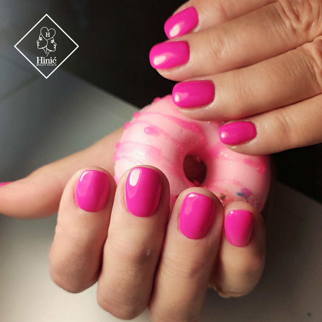 Hinić Beauty studio, Beograd Ojačavanje noktiju
