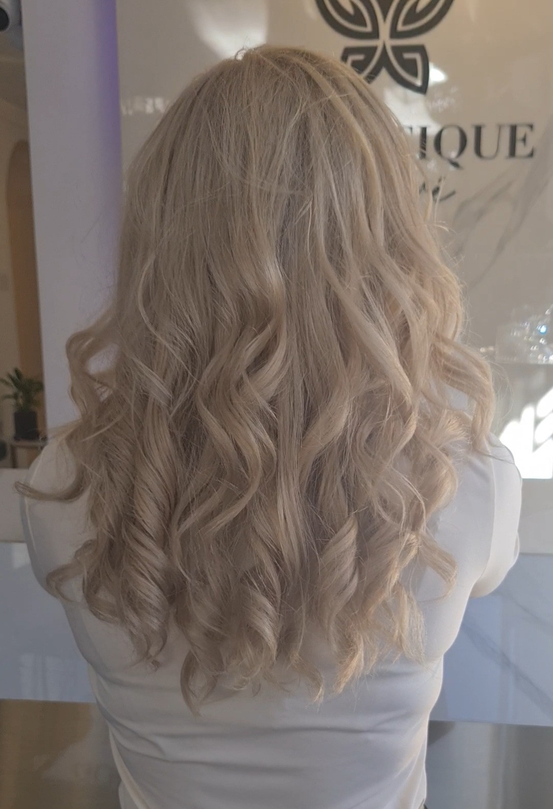 Esthetique Privé #beograd Uvijanje, lokne i talasi Hollywood talasi - duga kosa