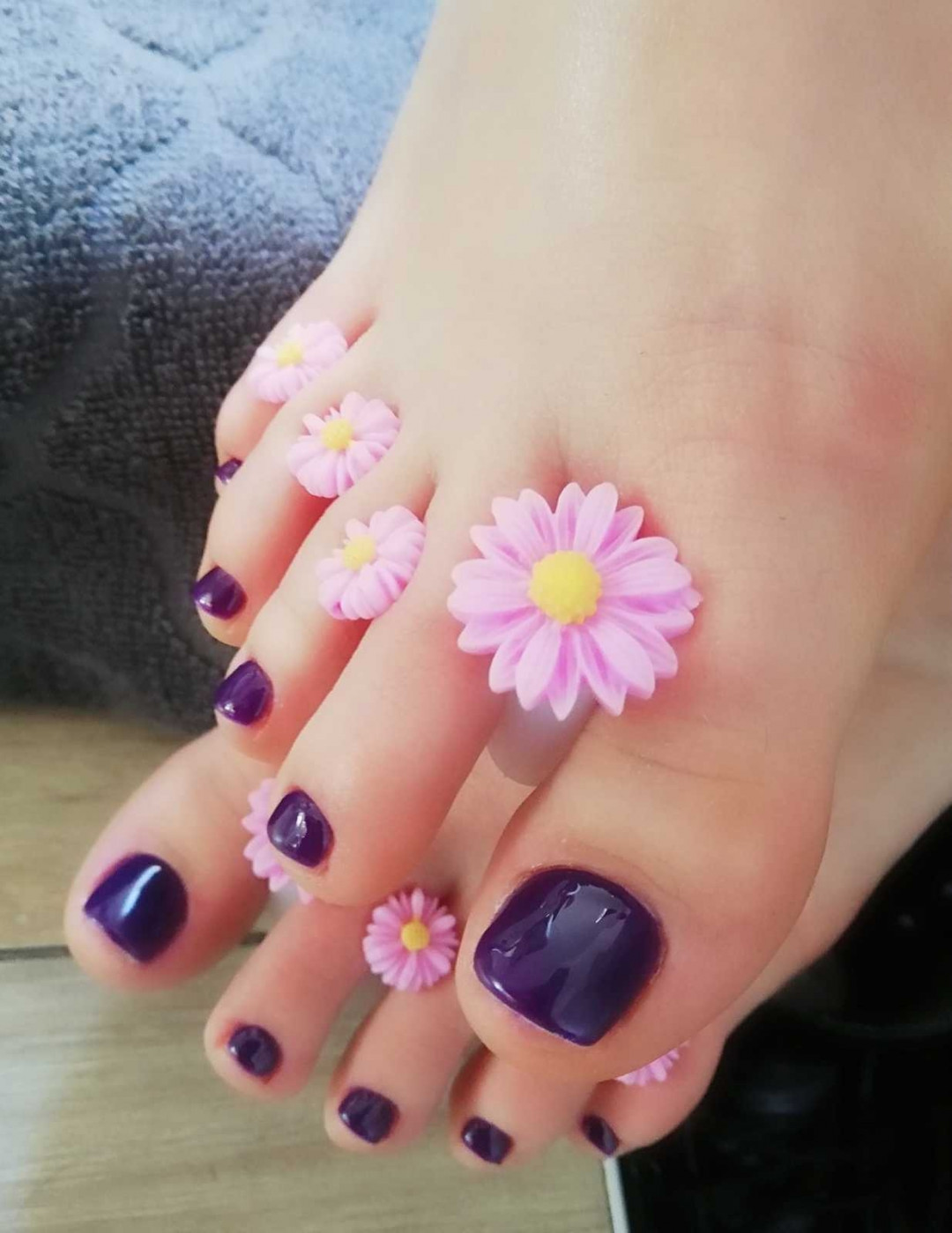 Estetski pedikir + gel lak - Bibi beauty centar, Beograd Estetski pedikir Nokti Estetski pedikir, Beograd, Banovo brdo