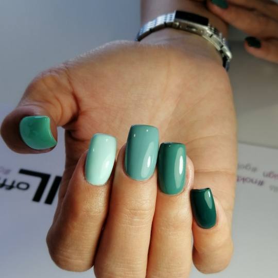 Nail office - TC BIG Rakovica #beograd Korekcija noktiju Korekcija noktiju gelom + boja - S dužina