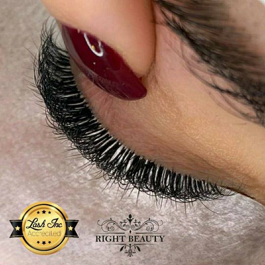 Right Beauty #beograd Nadogradnja trepavica Nadogradnja trepavica - ruski volumen 5D - 8D